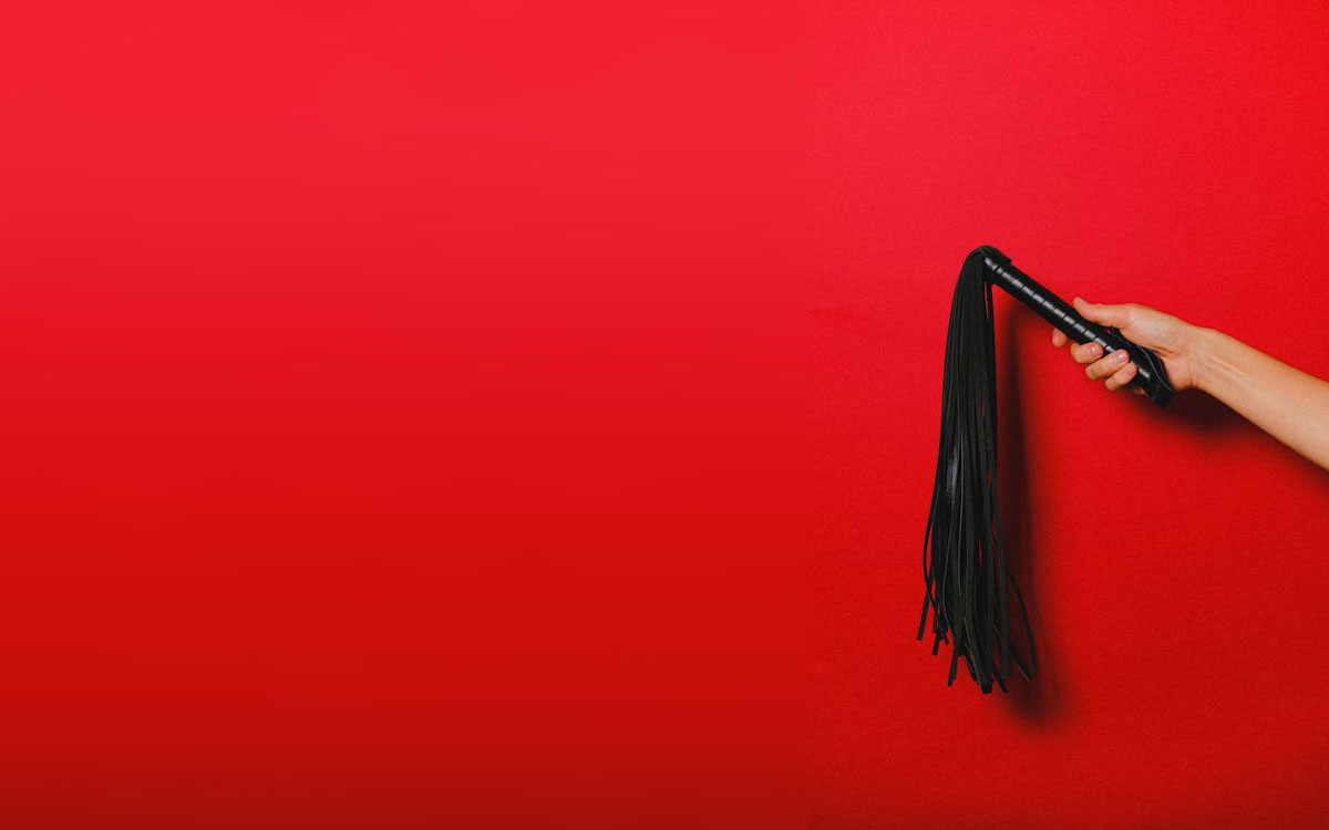 Hypnosis on the Edge – How to Explore Kinks Safely